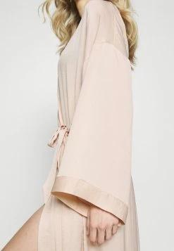 Anna Field Albornoz - Nude, Mujer -ANNA FIELD Ventas 21331582b2584fb885864cd8a003a196