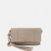 Anna Field LEATHER - Clutch - Taupe, Mujer 2 Anna Field LEATHER - Clutch - Taupe, Mujer -ANNA FIELD Ventas 3c504f2342e84c709f7f75dcd1225582