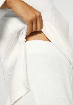 Anna Field SET - Pijama - Off-white, Mujer -ANNA FIELD Ventas 58001aa710cb4cb39fd97b6967093c58