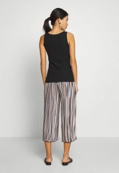 Anna Field Top - Black, Mujer 10 Anna Field Top - Black, Mujer -ANNA FIELD Ventas 96edeaa2fdd94bf9a5a50e31ab8aa3f9