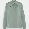 Anna Field Pussy Bow Blouse - Blusa - Green, Mujer -ANNA FIELD Ventas a77407d68a924ff9ba199a0511ac6ffd